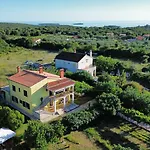 Villa Maria Nives